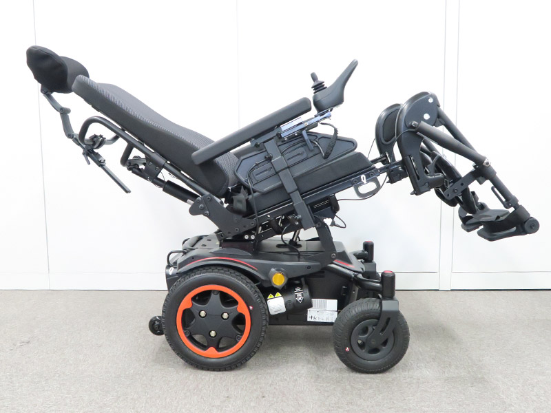 電動ティルトと電動リクライニングで公費内におさまる電動車椅子