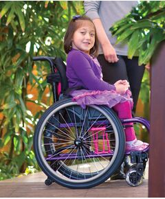お子様の成長に合わせて拡張できる車いすジッピーエクスケイプ