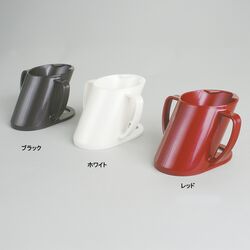 傾斜した飲み口でむせにくいエルカップ
