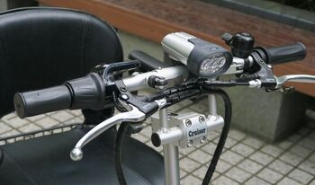 シニアカー　電動三輪車　クルーザー