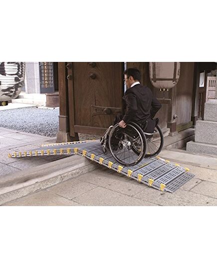 突起物を越えられます