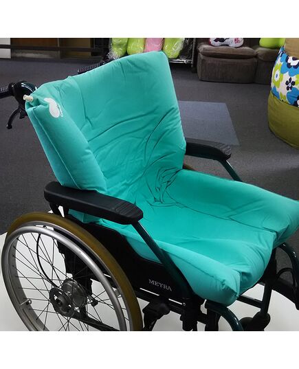 車いすでの座位保持に適します