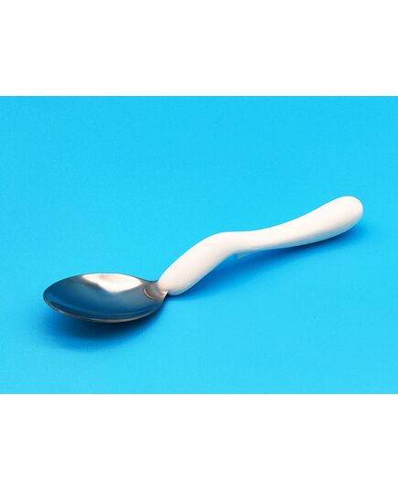 握りやすく工夫された小さめスプーン
