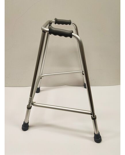 小柄な方向けの歩行器：スタンダード歩行器　アウトレット特価品